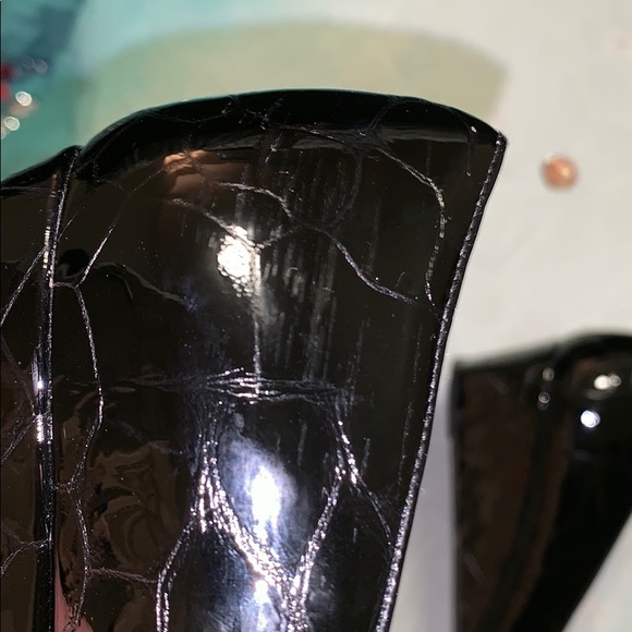 Stuart Weizman patent leather wedge pumps - Picture 8 of 8